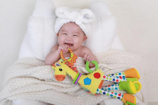 广州代怀试管生子宝宝舌苔白怎么回事