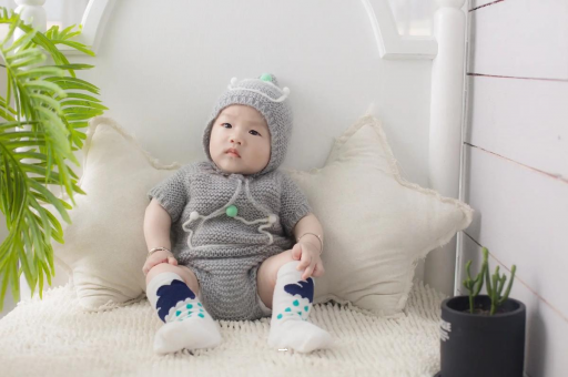 广州代怀试管生子宝宝几个月流口水