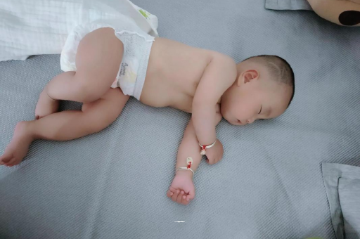 广州代怀试管生子为什么孕妇脚长湿疹